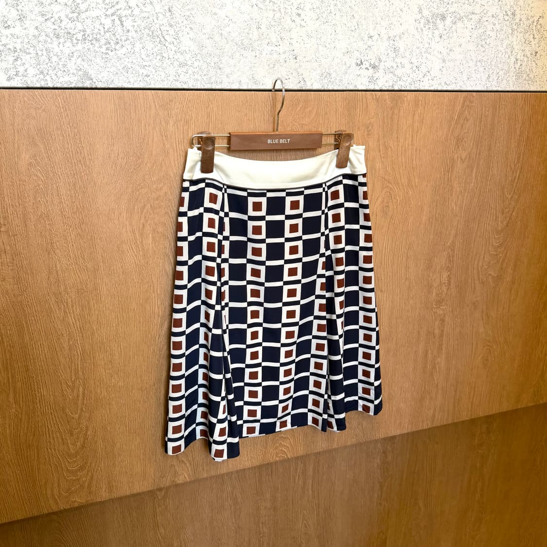 꾸레쥬 미디 스커트 기하학 패턴 허리 패널 디테일 네이비 상품이미지6