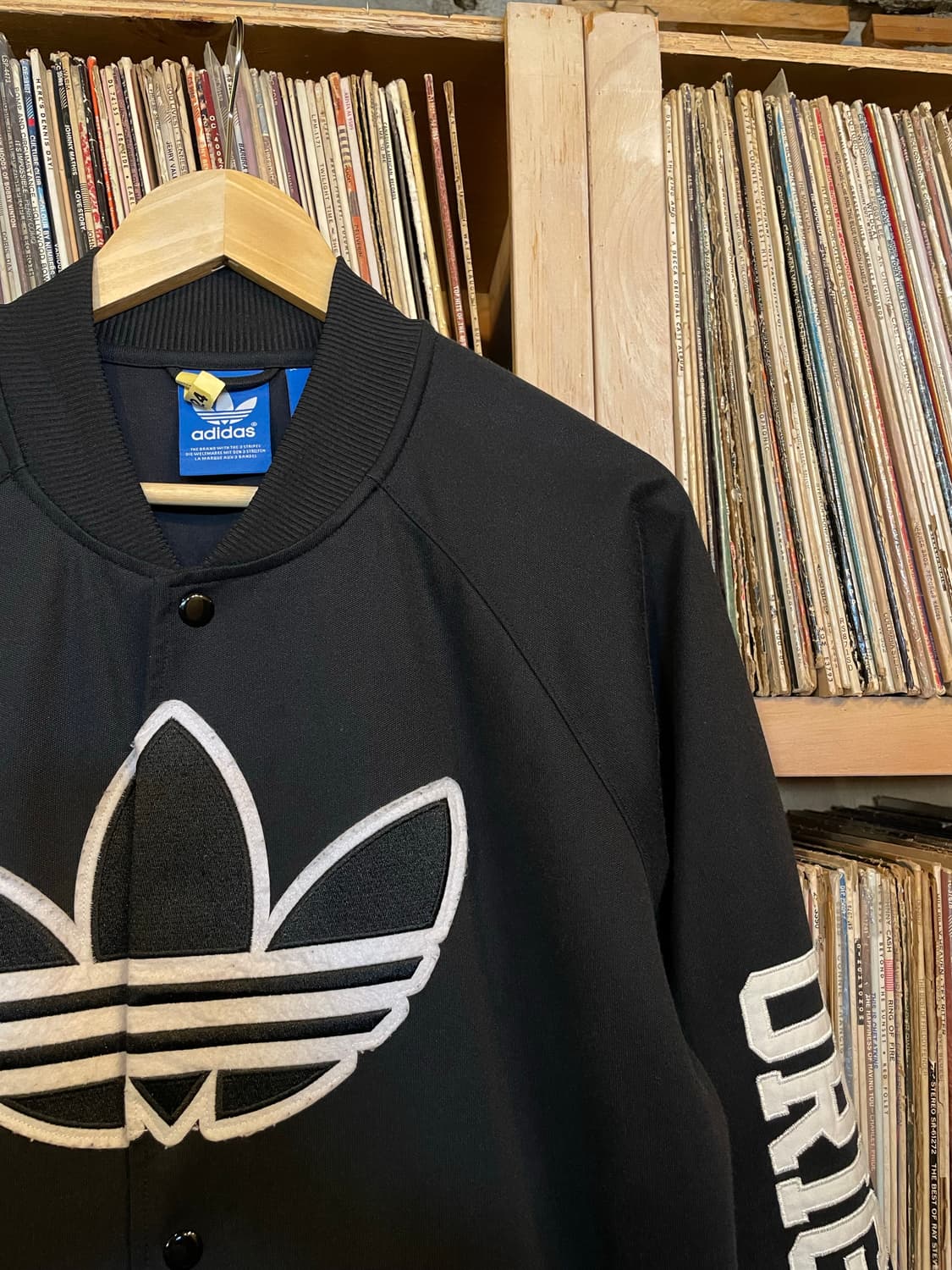 아디다스 유로파 블랙 트랙 바시티 자켓 상품이미지3