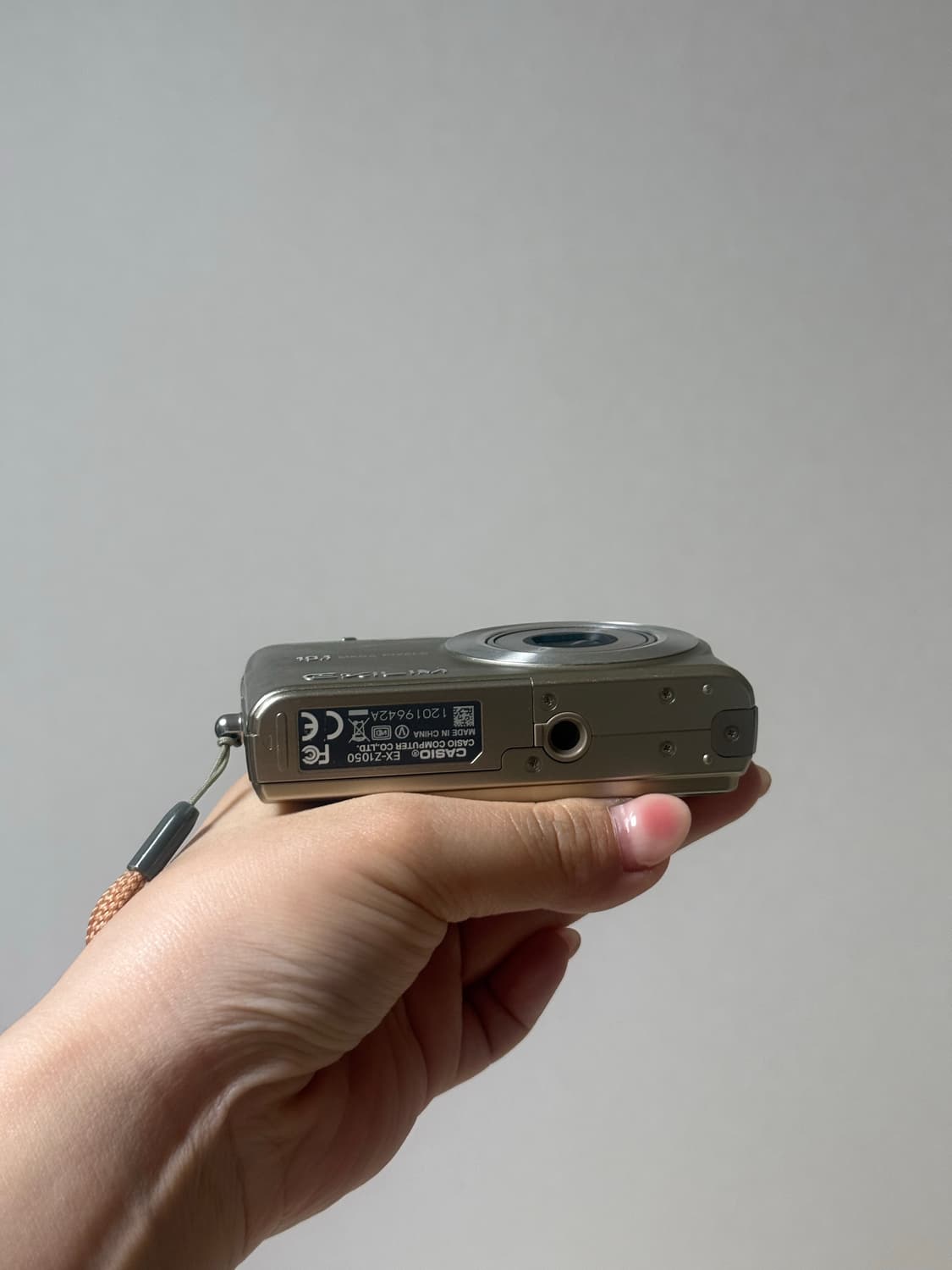 르세라핌 홍은채 디카 / 카시오 엑슬림 z1050 빈티지 디지털카메라 상품이미지4