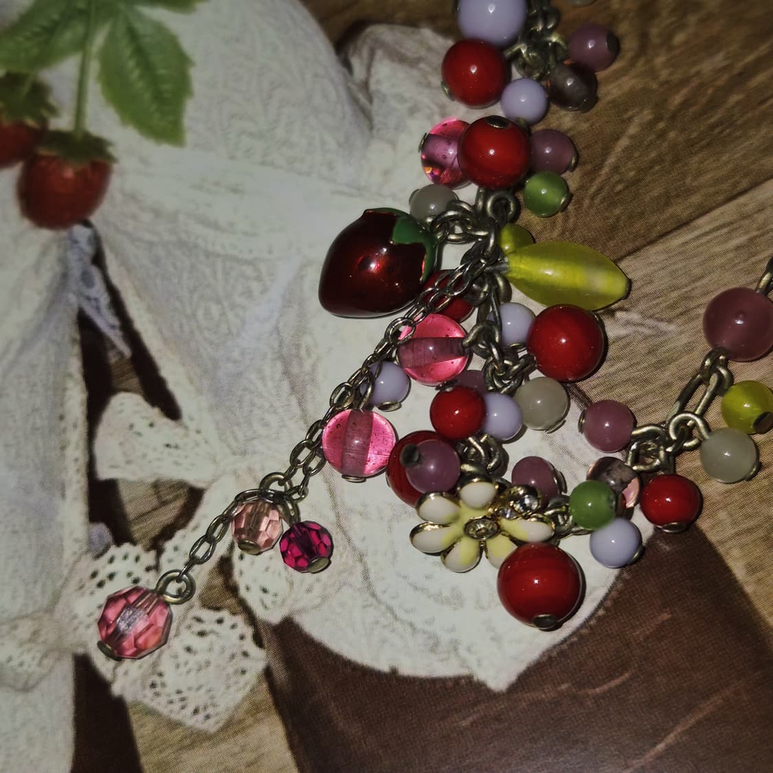 안나수이 비즈 레이어드 딸기 꽃잎 목걸이 상품이미지7