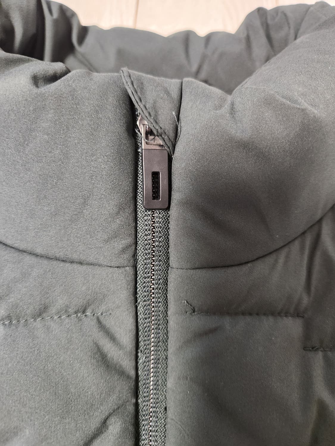 새상품급)KIM YOUNG JOO 스포츠 카키 경량패딩 사이즈100

여 상품이미지6