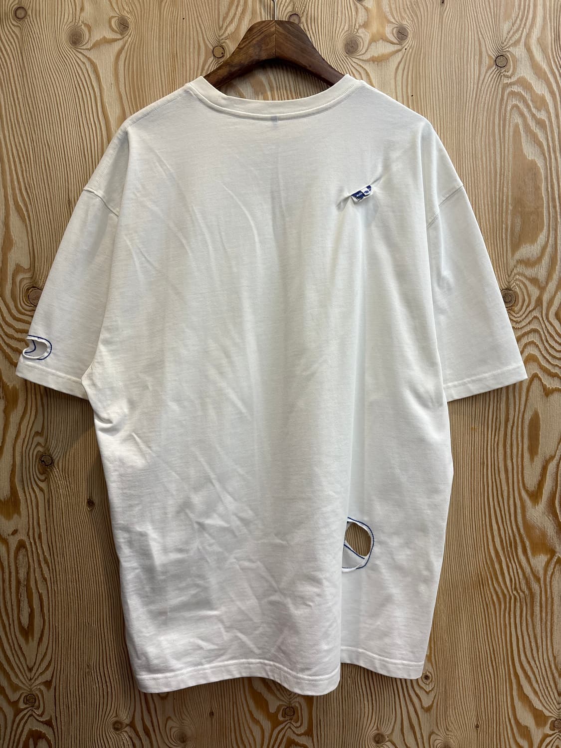 아더에러 디스토트 로고 스티치 홀 오버사이즈 티셔츠  상품이미지3