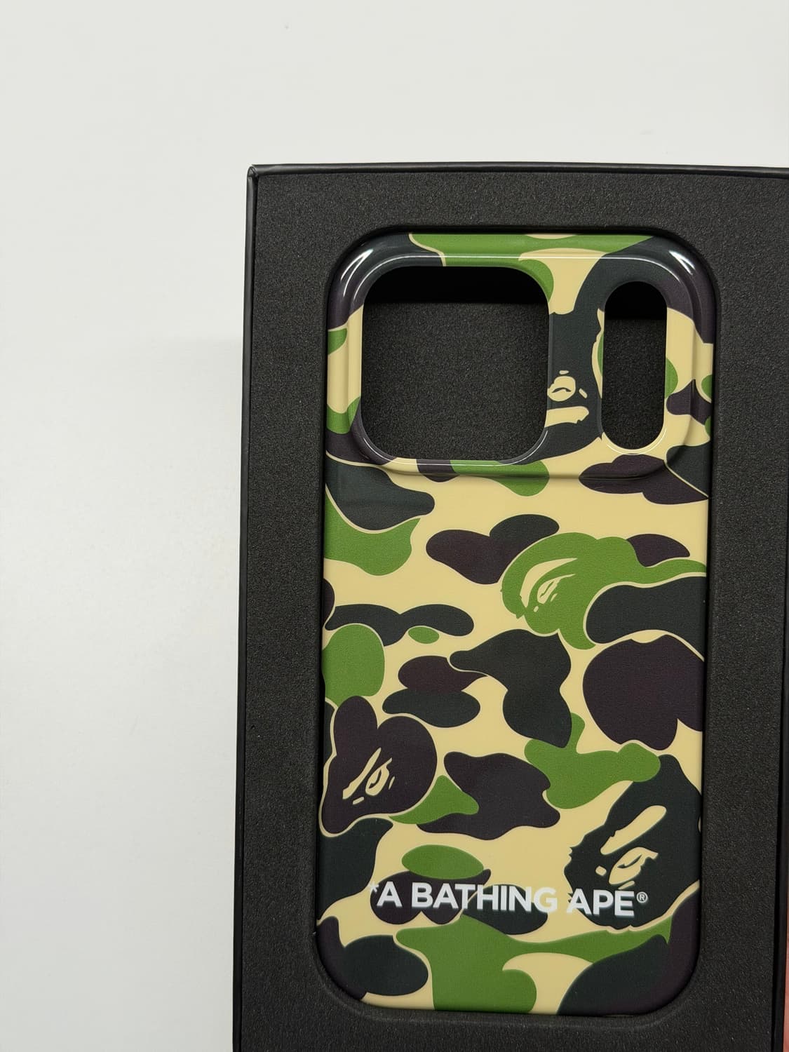 베이프 아이폰 17프로 케이스 상품이미지1