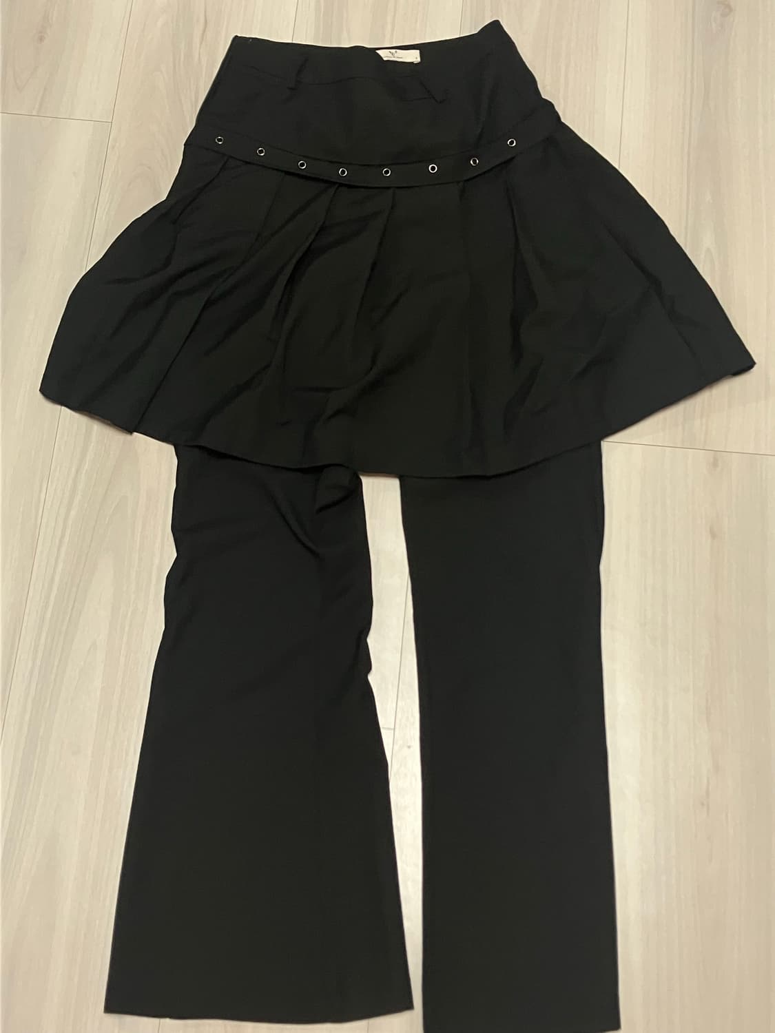 애니원모어 미디 플리츠 아일렛 스커트 상품이미지1