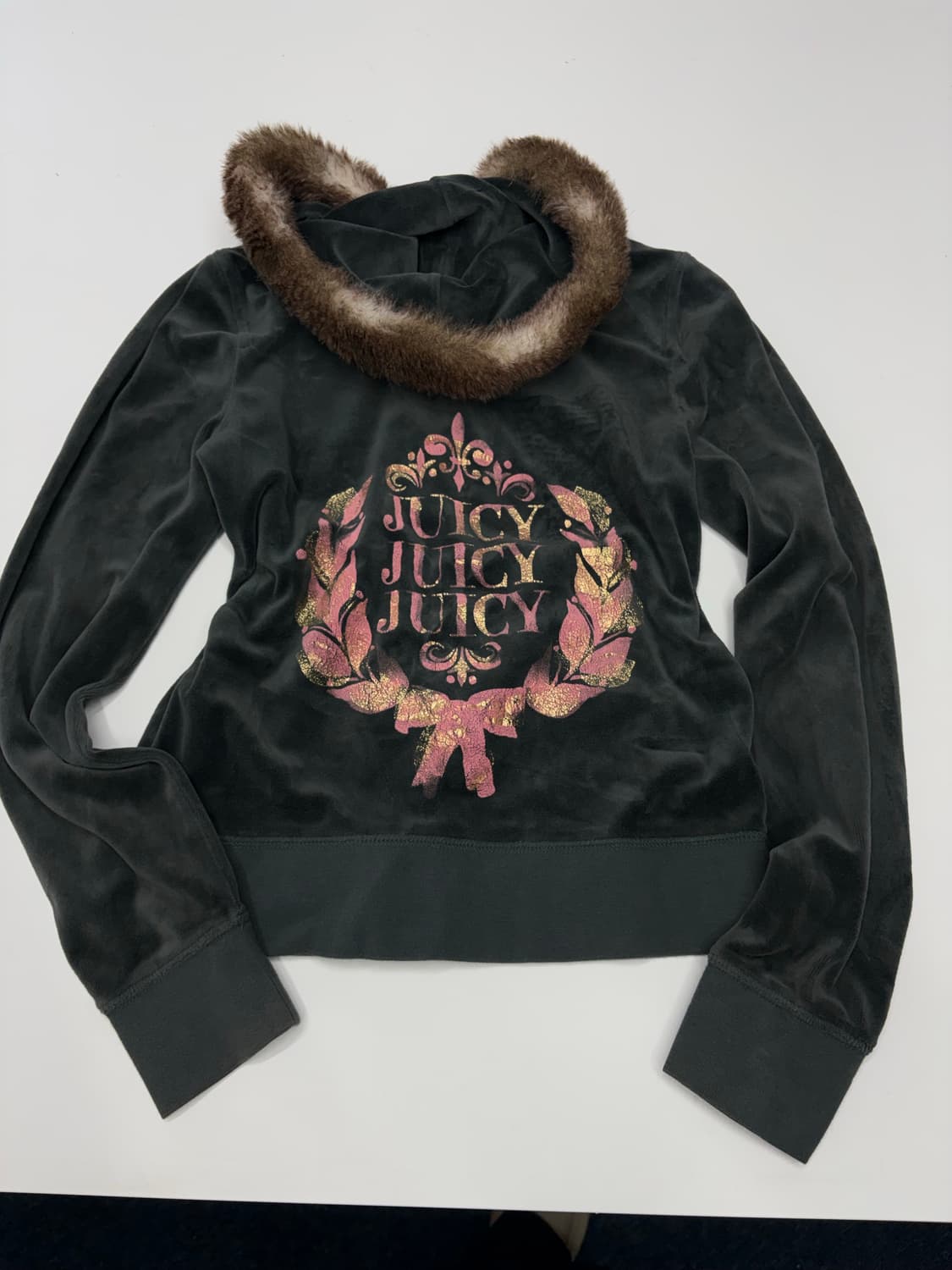 쥬시뀌띄르 딱붙 퍼 후디 상품이미지1