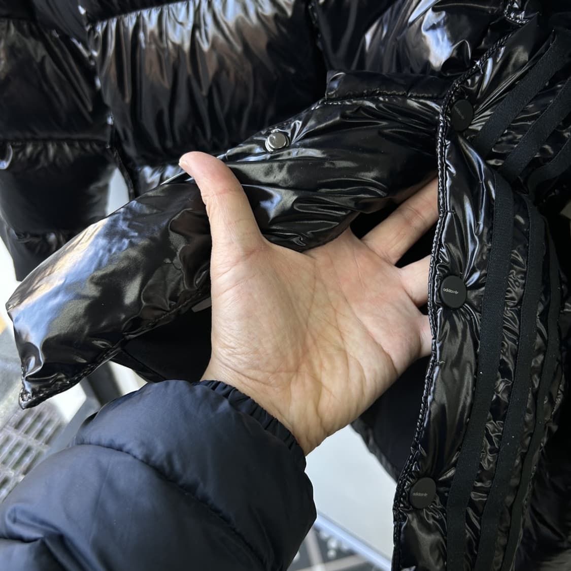 15396 - 아디다스 블랙 유광 패딩 상품이미지5