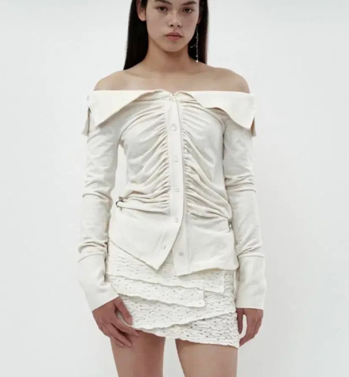 세릭 오프숄더 셔츠 / 크림 상품이미지1