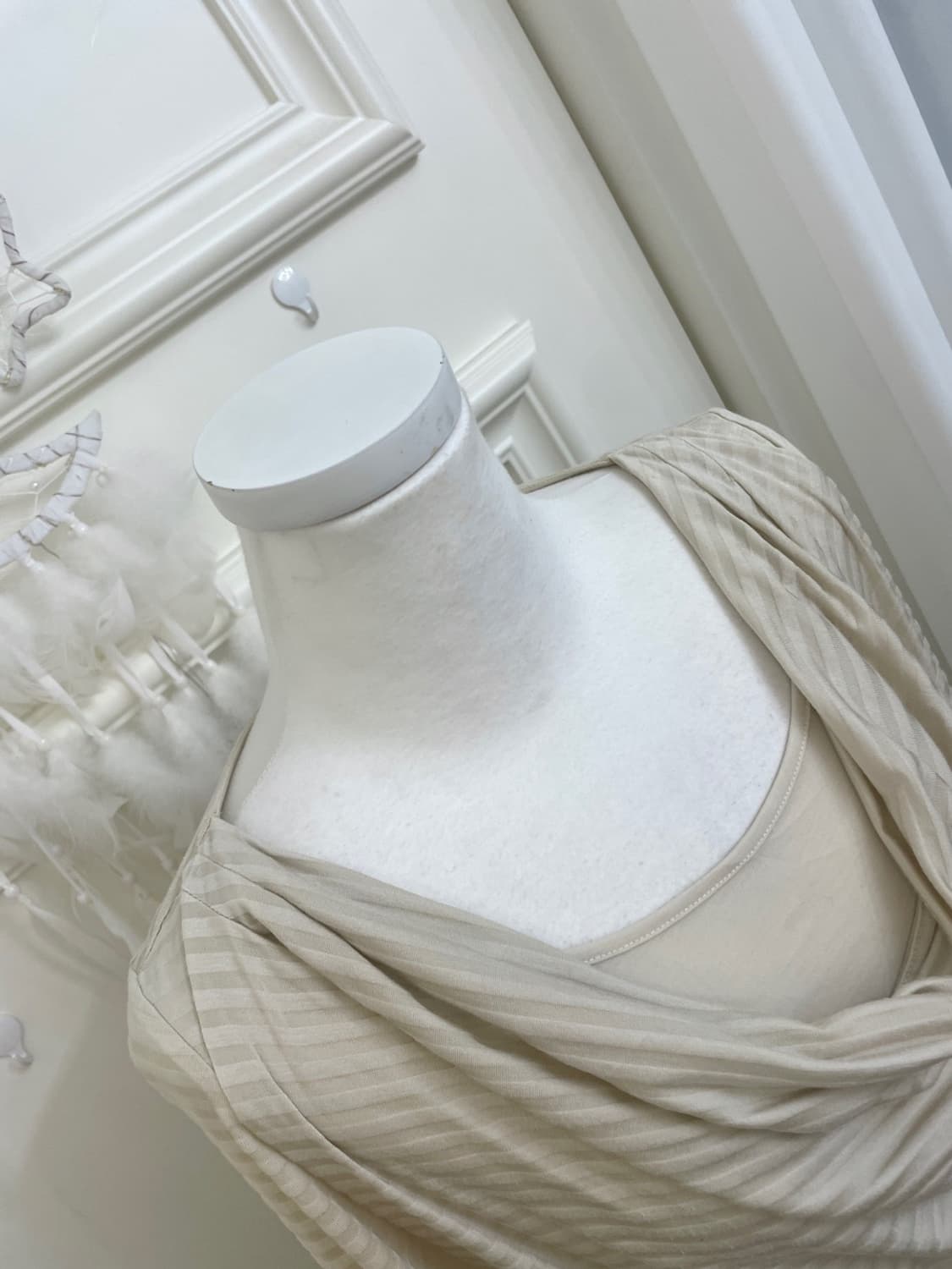 beige stripe draping long sleeve top 상품이미지8