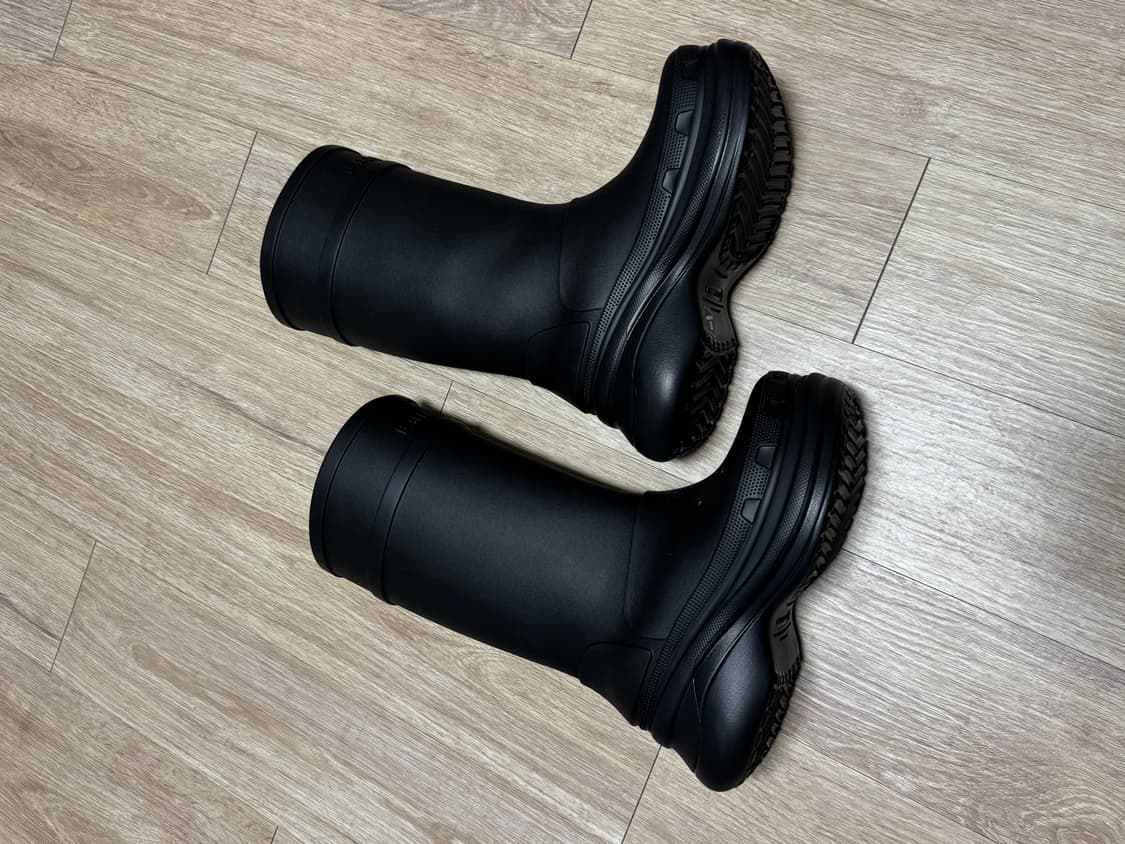 발렌시아가 X 크록스 레인부츠 EU 42 새상품 상품이미지4