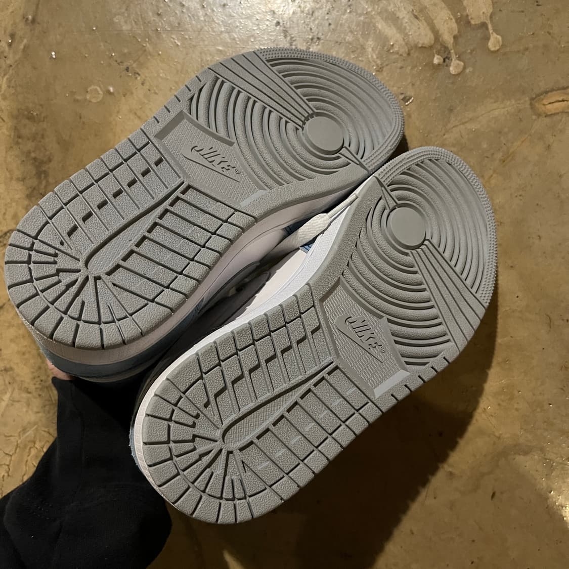 나이키 조던1 하이 하이퍼로얄 (245) 상품이미지8