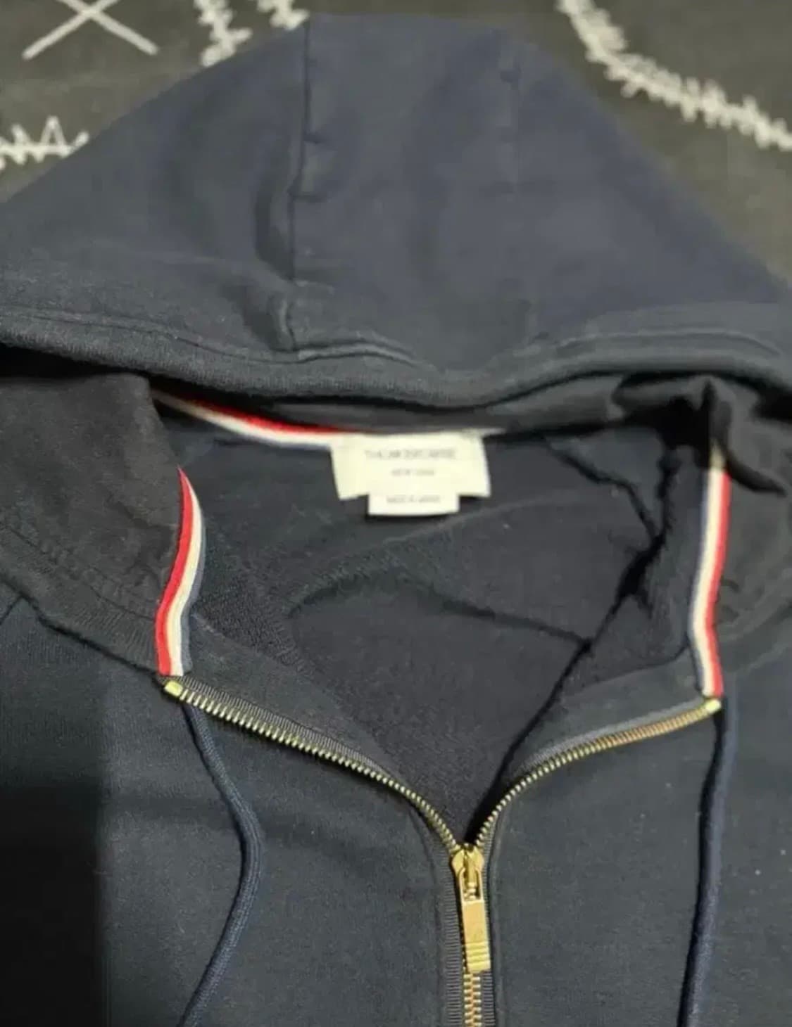 (교신받아요) 톰브라운 후드집업 네이비 25시즌 2사이즈 상품이미지2