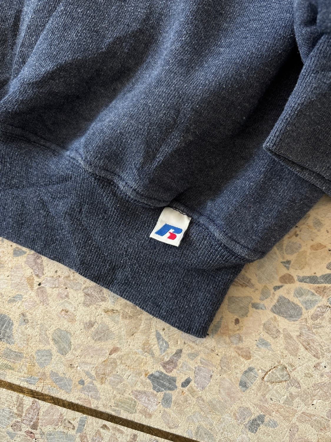 러셀 90‘s 맨투맨 차콜 상품이미지5