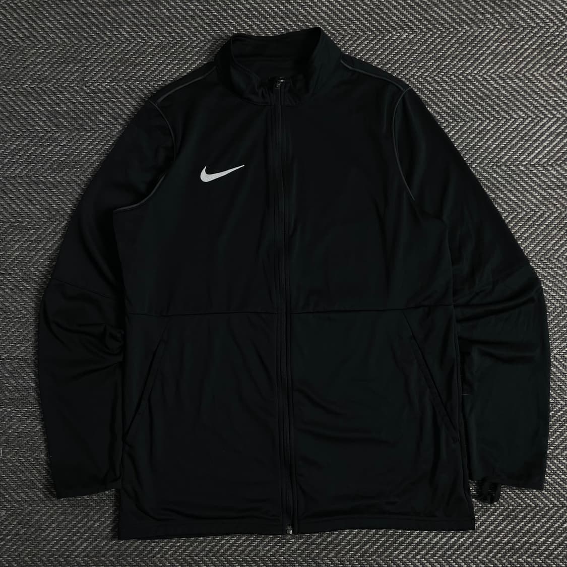 나이키 드라이핏 스우시로고 블랙 트레이닝 자켓y 3284 상품이미지2