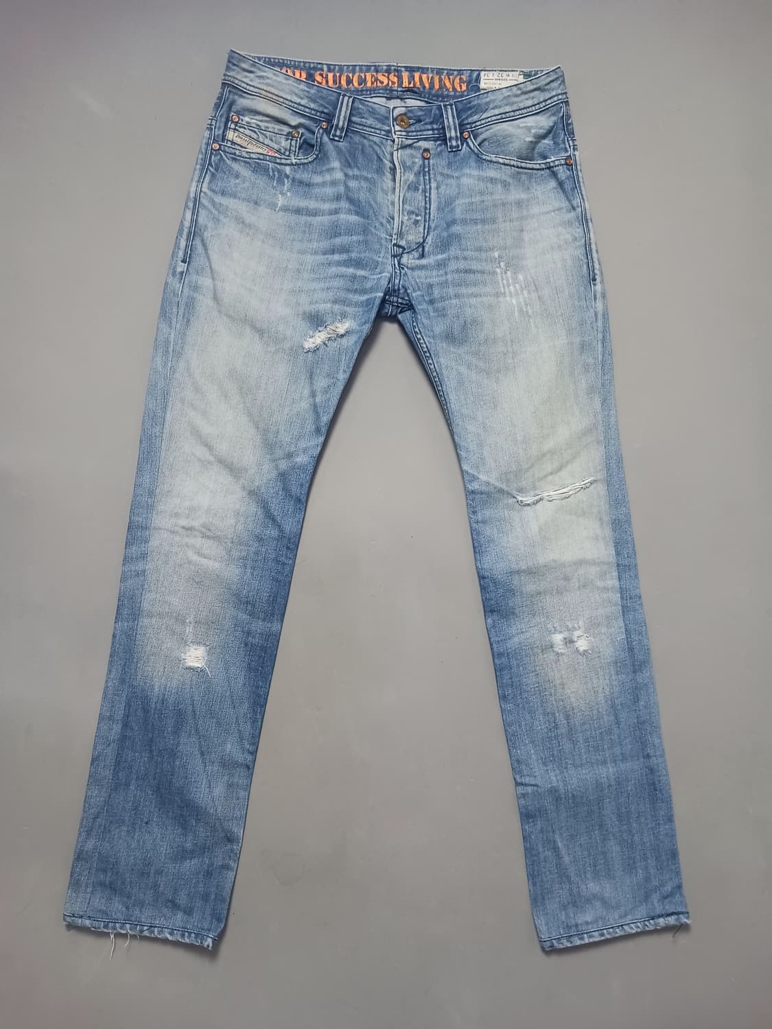 [31] 디젤 사파도 WASH0074F 레귤러 슬림 스트레이트 진 청바지 상품이미지1