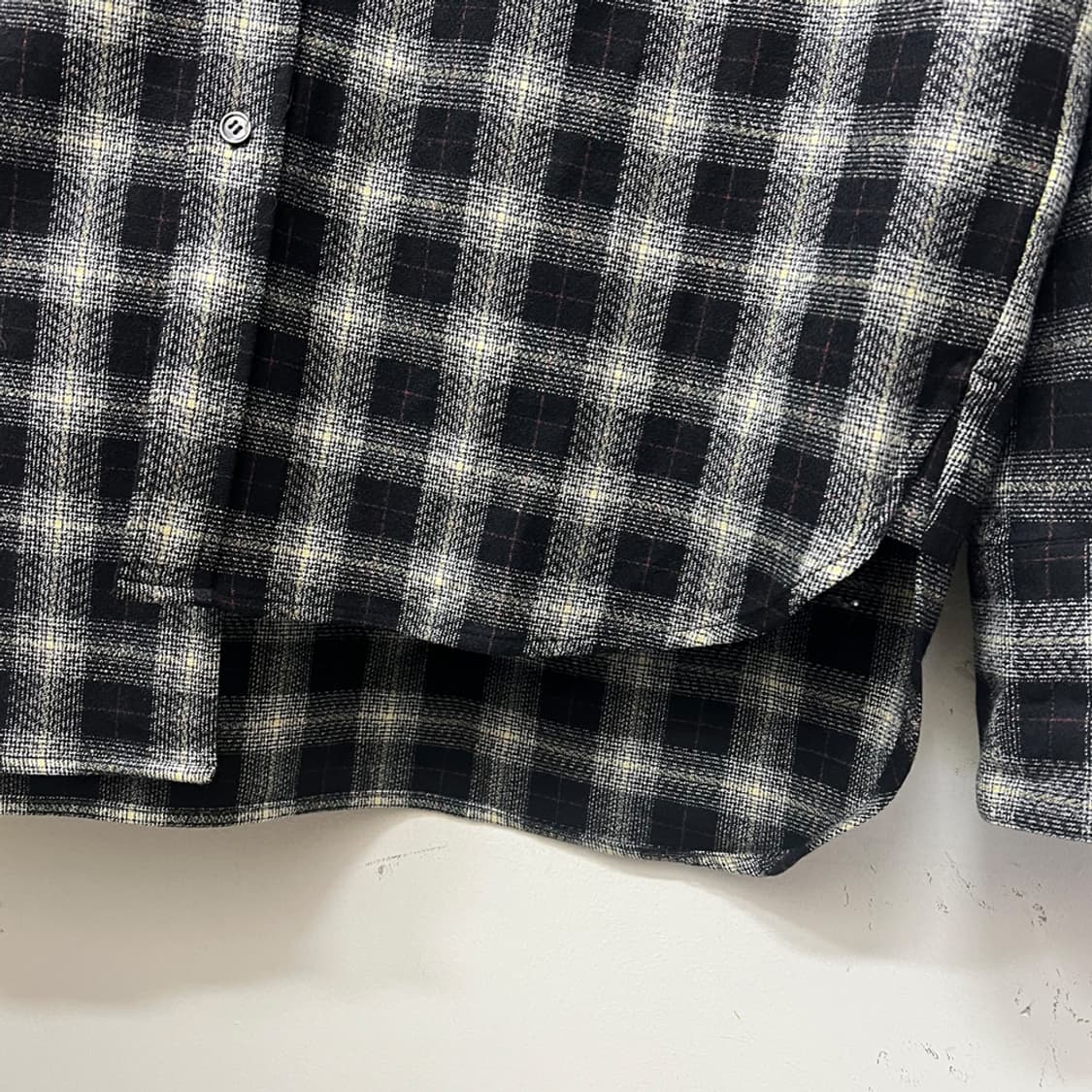 솔리드옴므 오버핏 언발란스 컷 오프 플란넬 체크 셔츠 110 상품이미지6