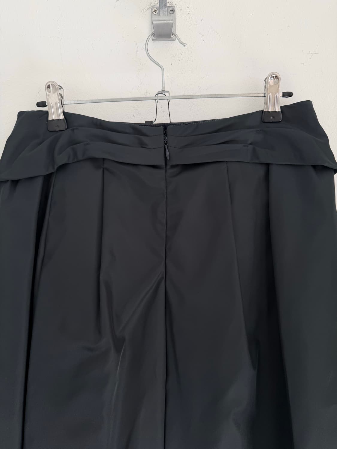 black nylon skirt 상품이미지2