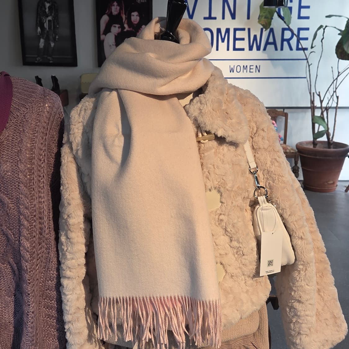 딸기 우유 목도리 판매합니다 상품이미지1