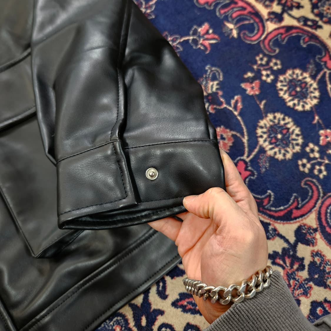 드레스볼륨 21ss 하이넥 루즈핏 비건 가죽 자켓 Free 상품이미지4