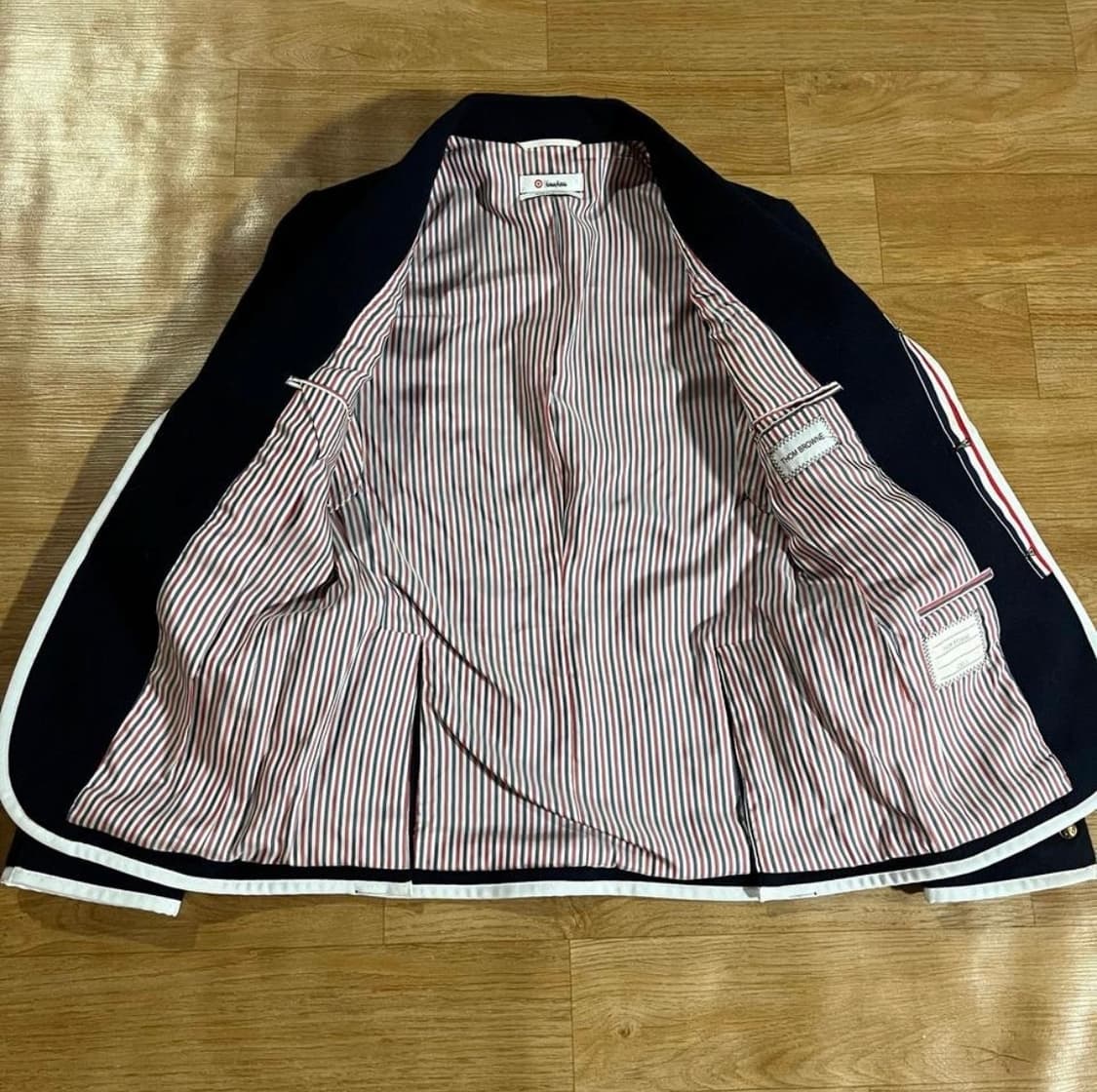 [95/97] 톰브라운x니만마커스 블레이저 상품이미지9