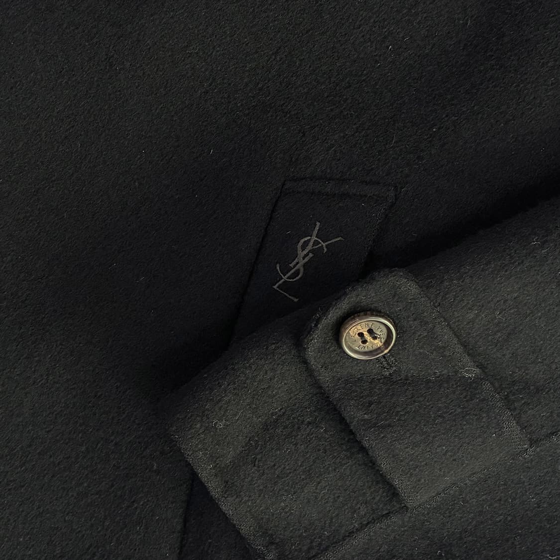 YvesSaintLaurent  입생로랑 포켓 자수 블랙 울 코트 (내피 상품이미지2