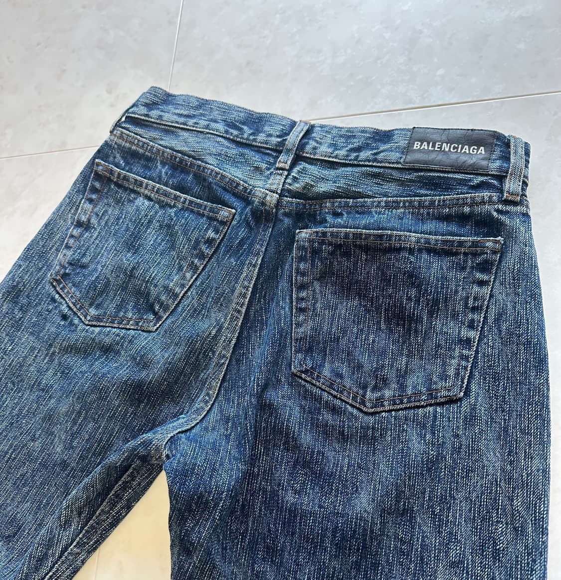 [30]발렌시아가 애시드 워싱 데님 팬츠 상품이미지4