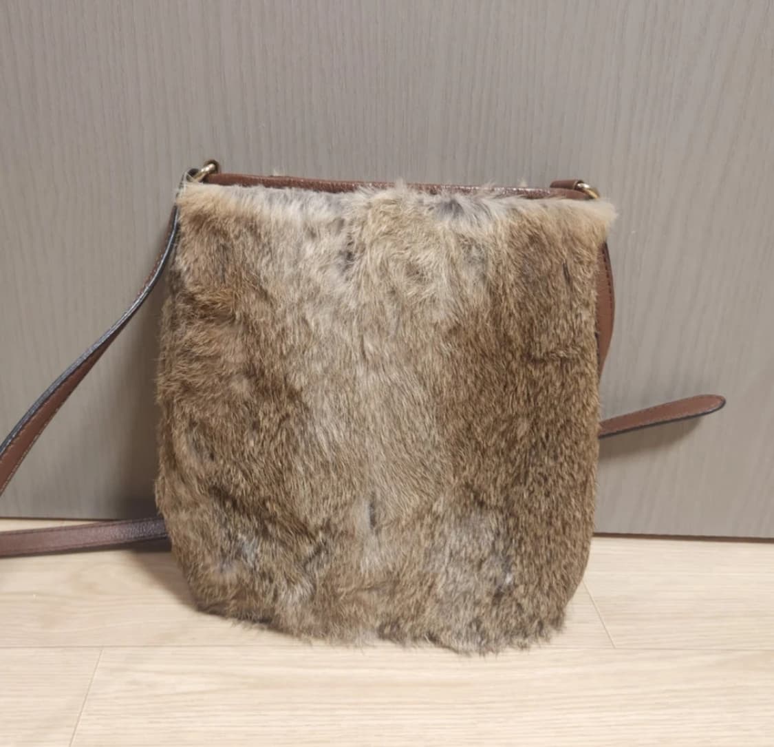 마이클 코어스 Michael Kors 퍼 크로스백 상품이미지4