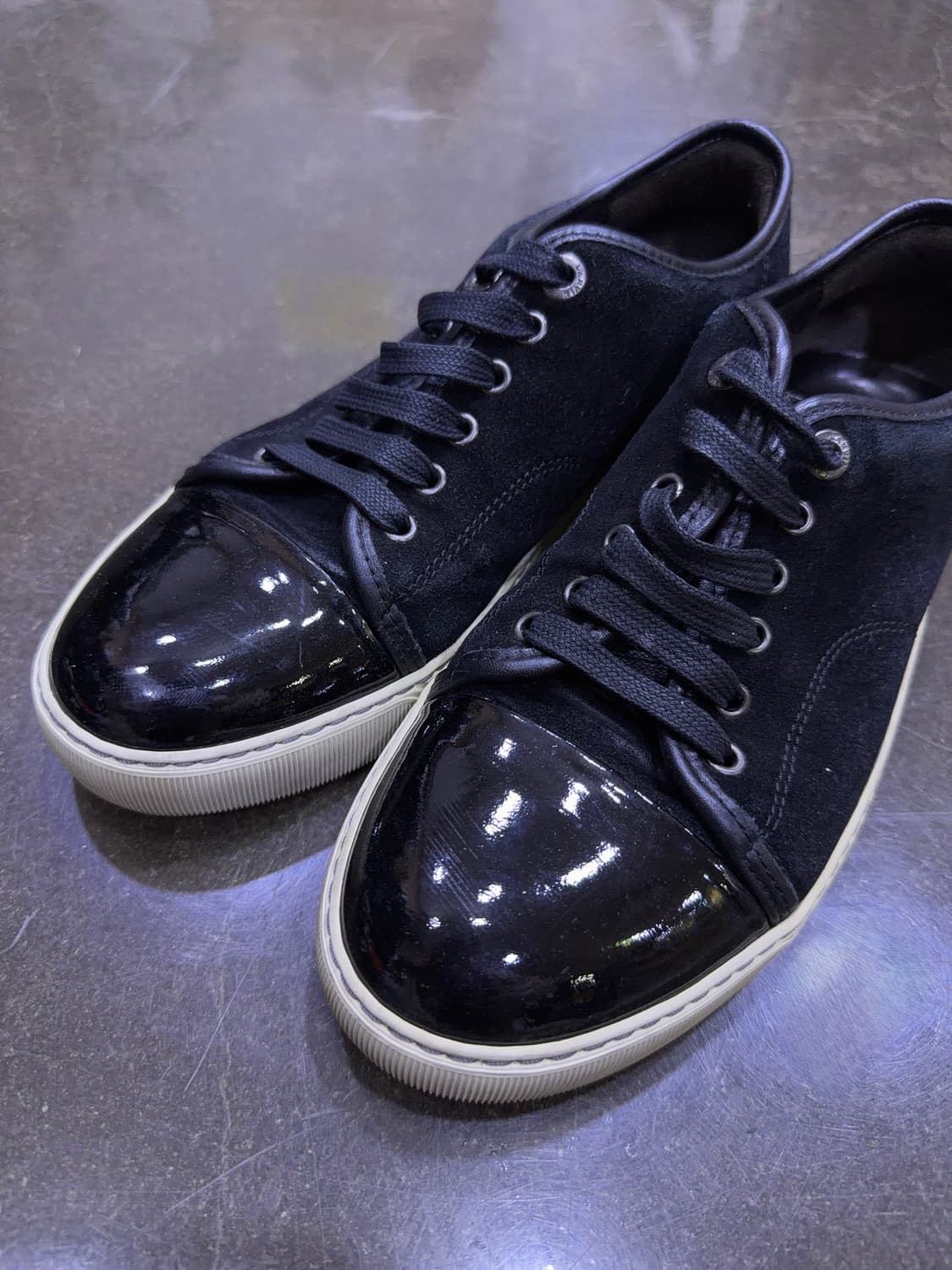 랑방 벨루어 스웨이드 블랙 애나멜 스니커즈 5 (240) 상품이미지3