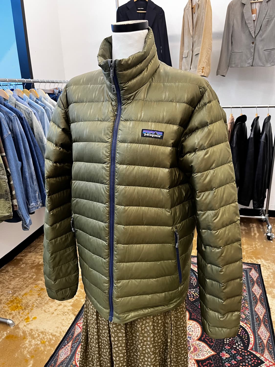파타고니아 다운 스웨터 경량 패딩 올리브 상품이미지1