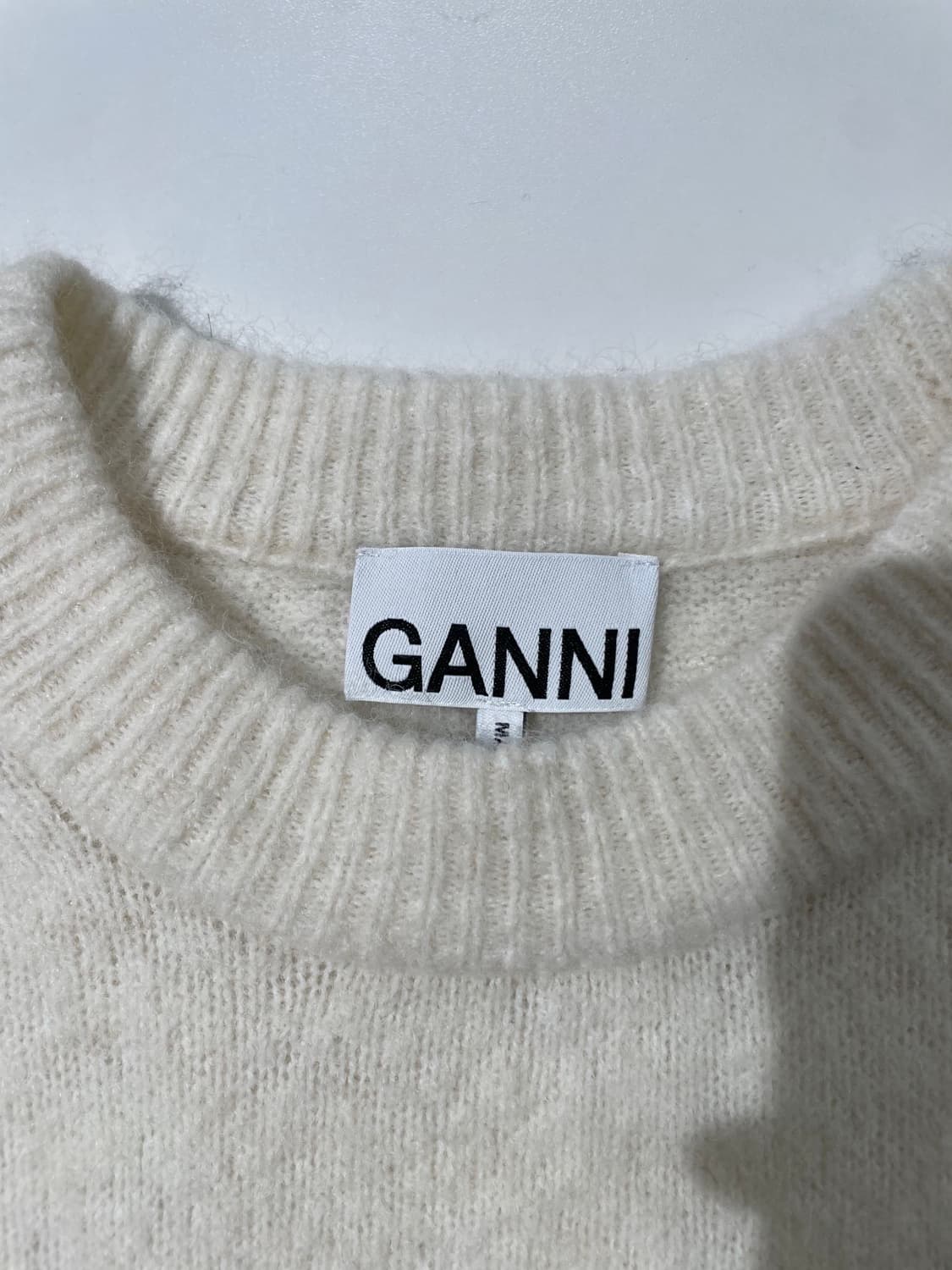 가니 아이보리 브러시드 로고 알파카 울 니트 상품이미지7