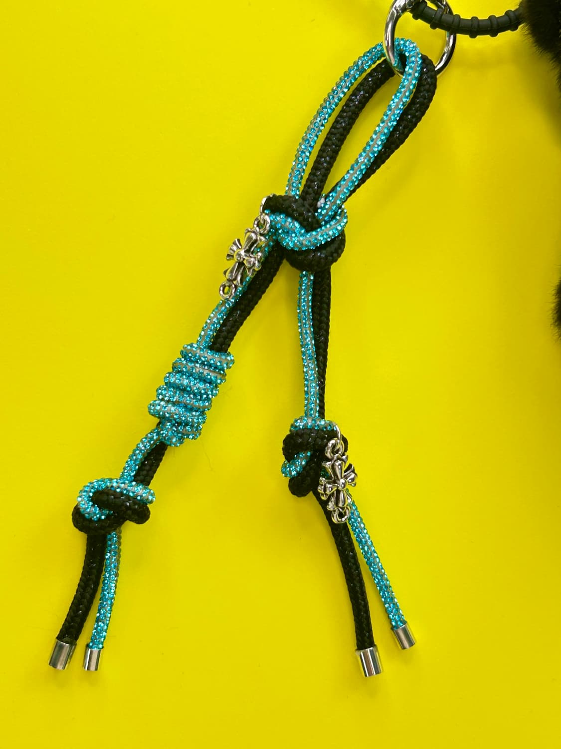 (62) 정품 몬치치 👕🖤커스텀 블랙 레더 원피스키링 상품이미지3