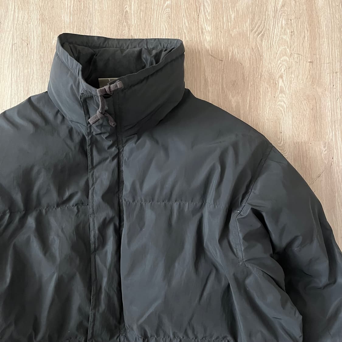 Fear of God Essentials 하이넥 푸퍼 패딩 점퍼 상품이미지4