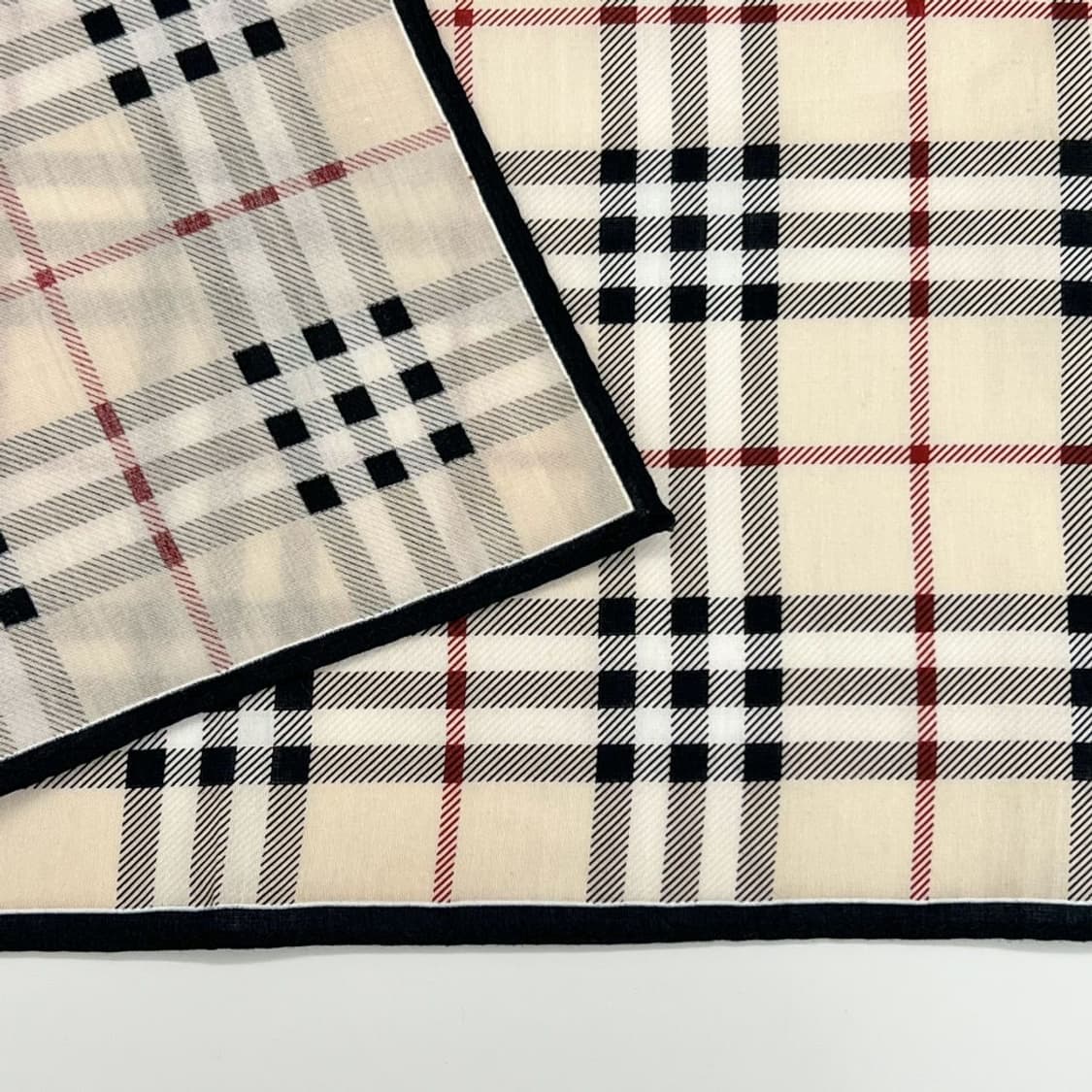 (새상품) burberry /버버리 쁘띠스카프 손수건 상품이미지4