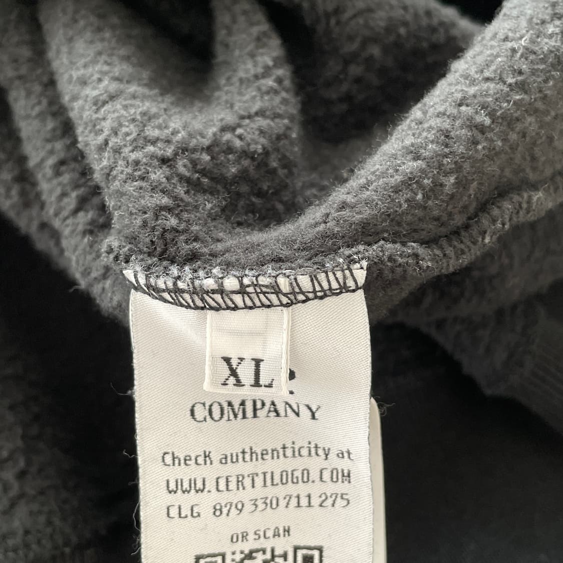 시피컴퍼니 블랙 로고 맨투맨 상품이미지9