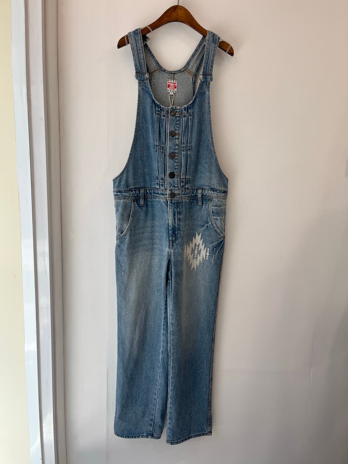 티티카카(TITICACA) 에스닉 자수 핀턱 데님 오버롤 - 빈티지 무드 상품이미지1