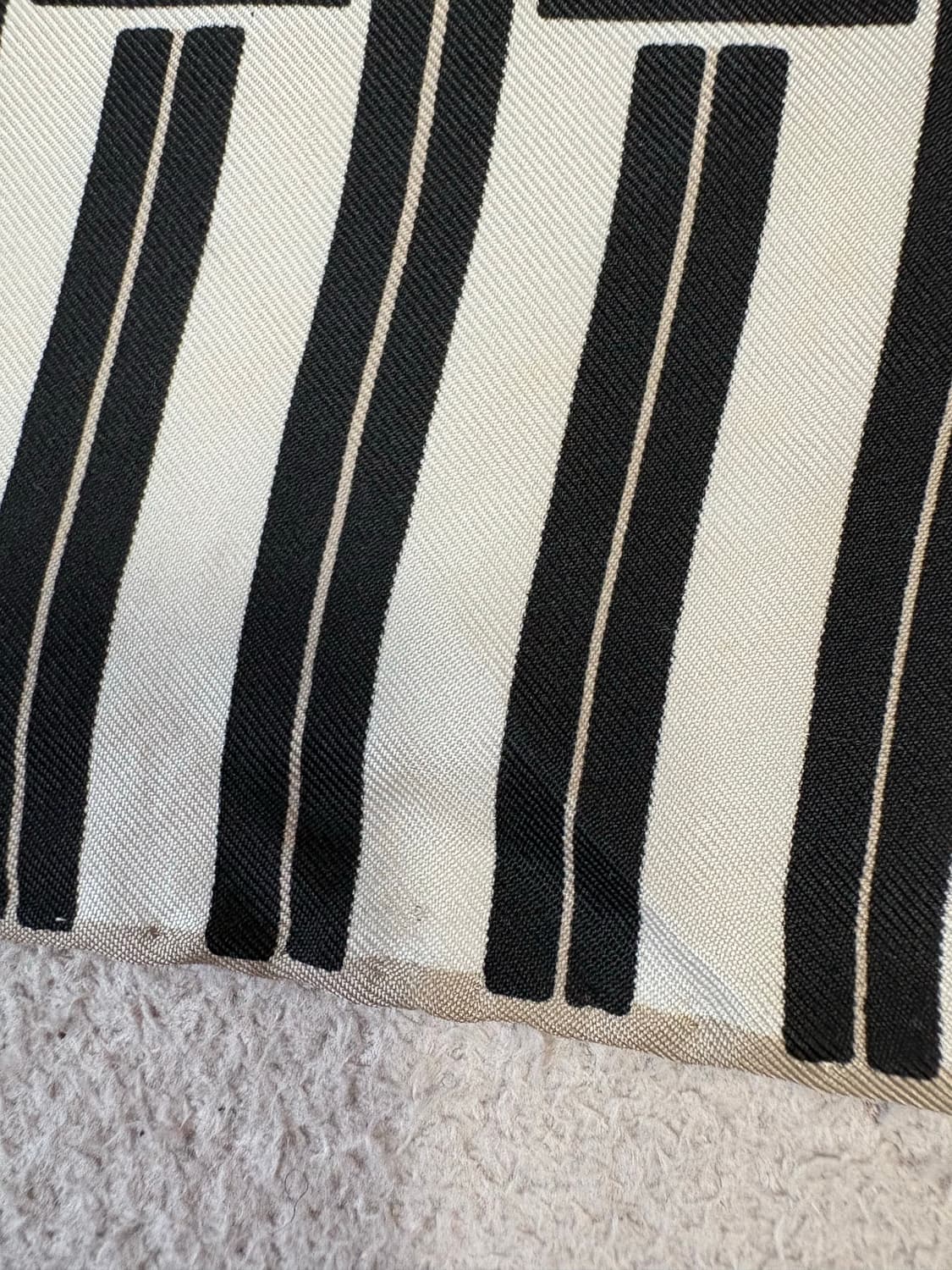 피에르 발망 핸드롤링 실크 스카프 상품이미지6