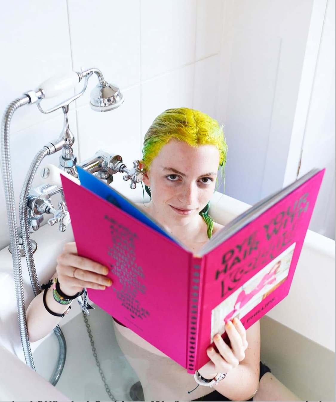 DYE YOUR HAIR WITH Kool-Aid 포토북 상품이미지7