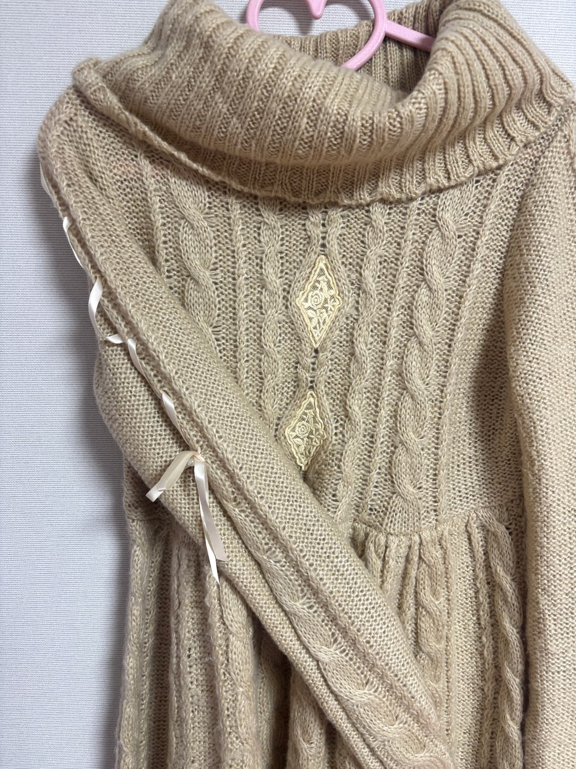 엑시즈팜 라떼 갸루 아일렛 리본 목폴라 원피스 상품이미지1