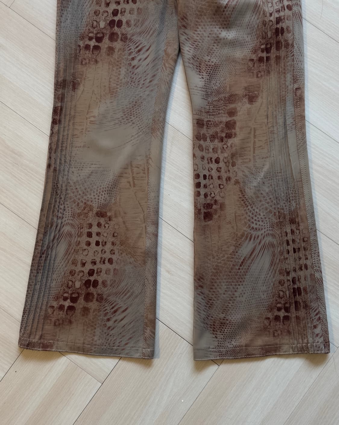 [GK] mixed pattern boot cut poly pants 상품이미지3