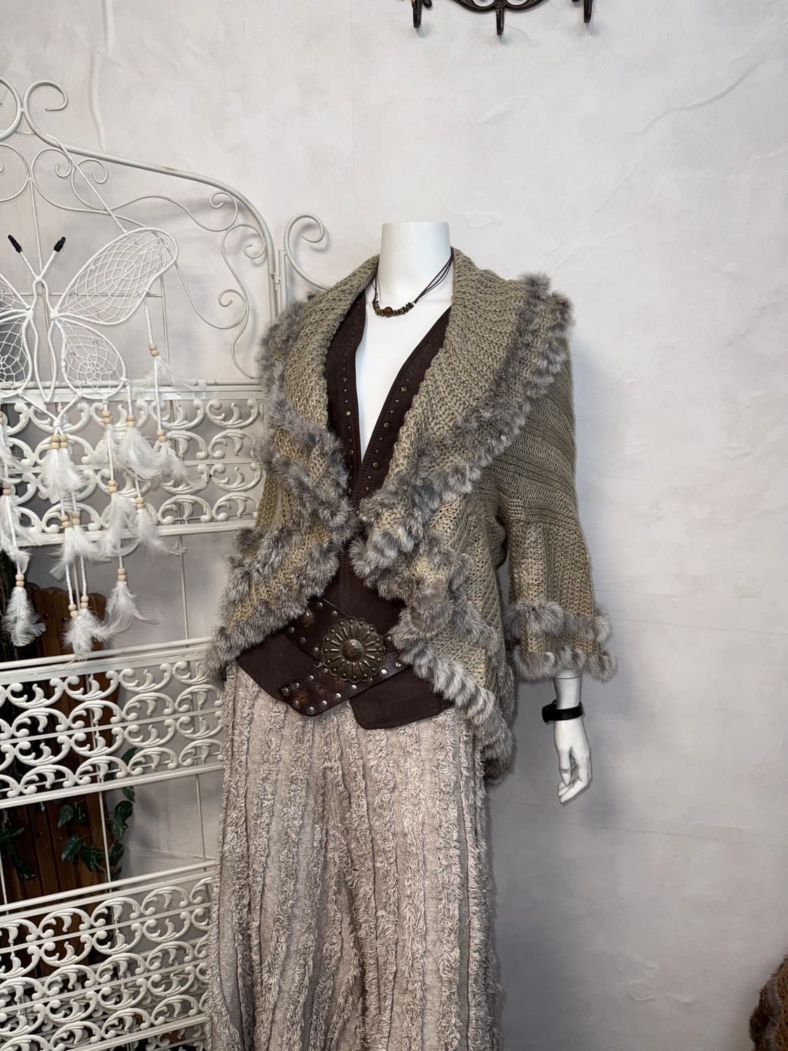 Ash beige rabbit fur trimming ruffle cd 상품이미지6