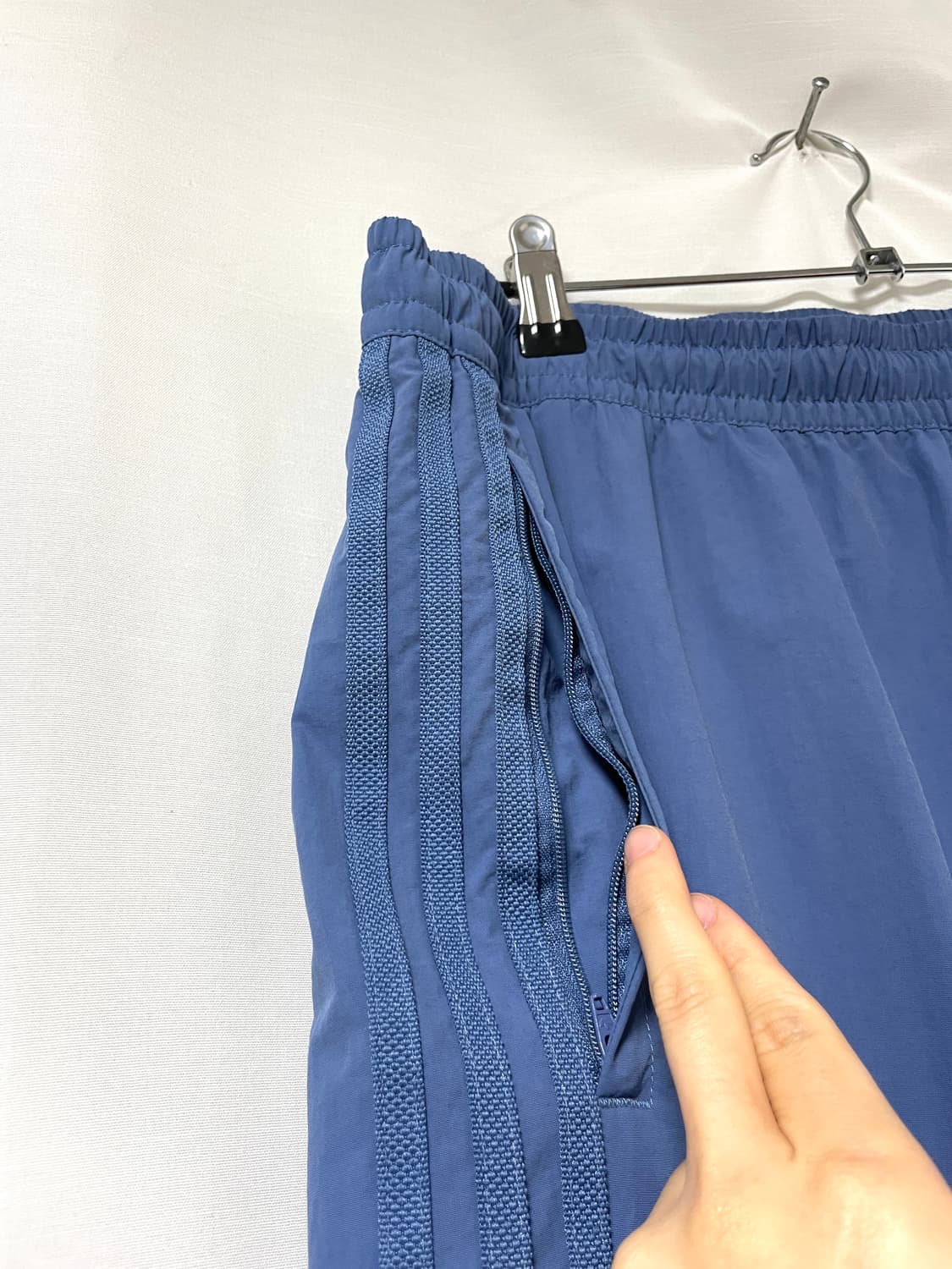(거의새옷)아디다스 x DPR 리사이클 나일론 우븐 트랙팬츠 2XL 블루 상품이미지4