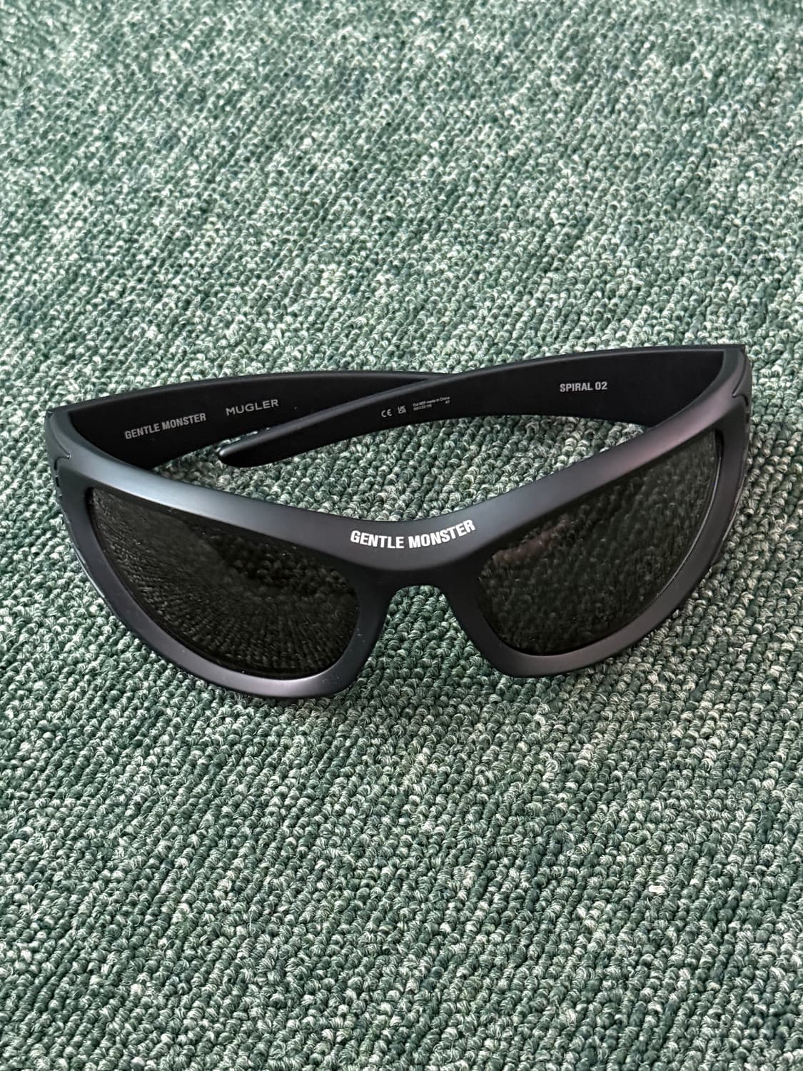 Gentle Monster x Mugler Spiral 02 M01 상품이미지3