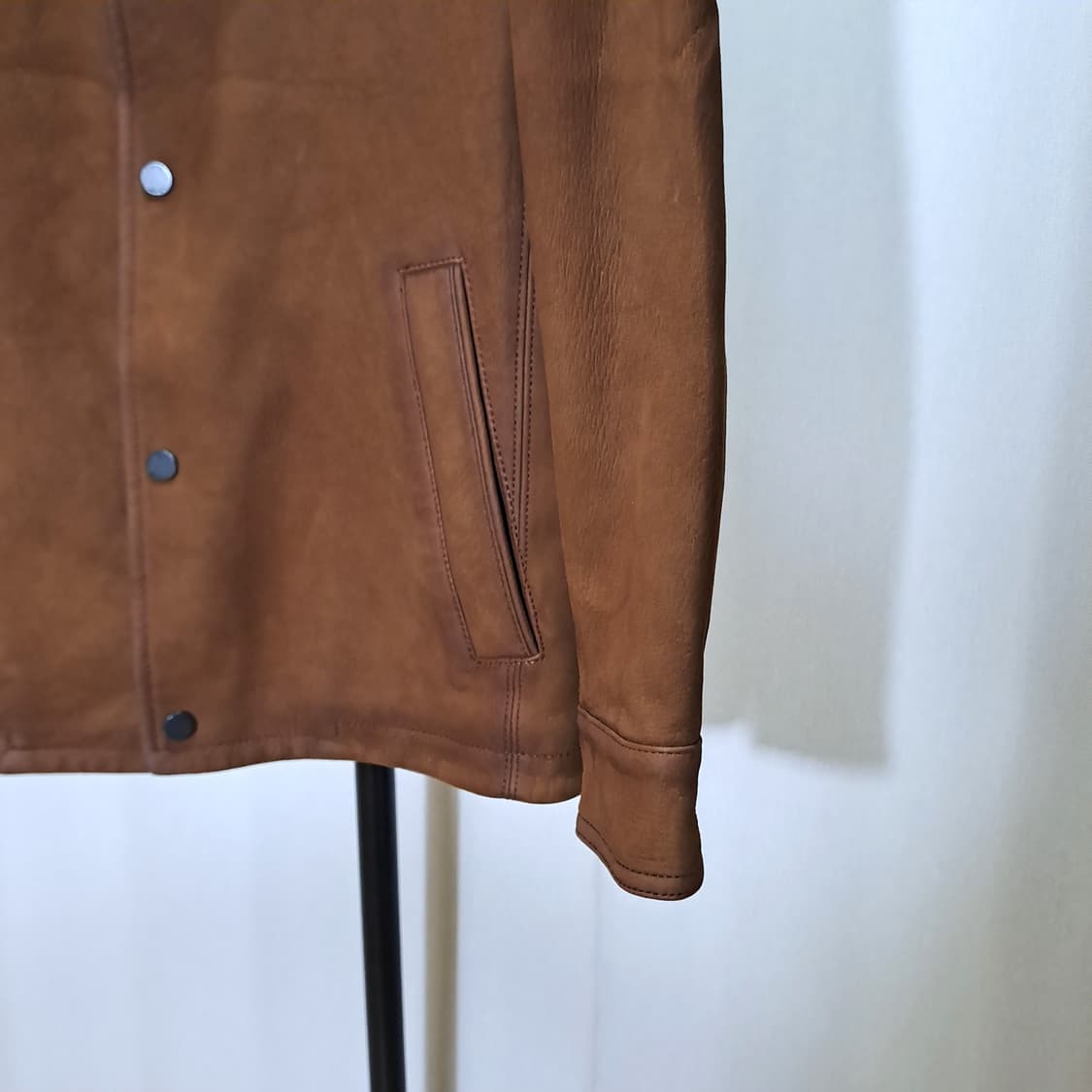 (택포) DKNY 25FW 누벅 양가죽 카멜 자켓 M B631 상품이미지4