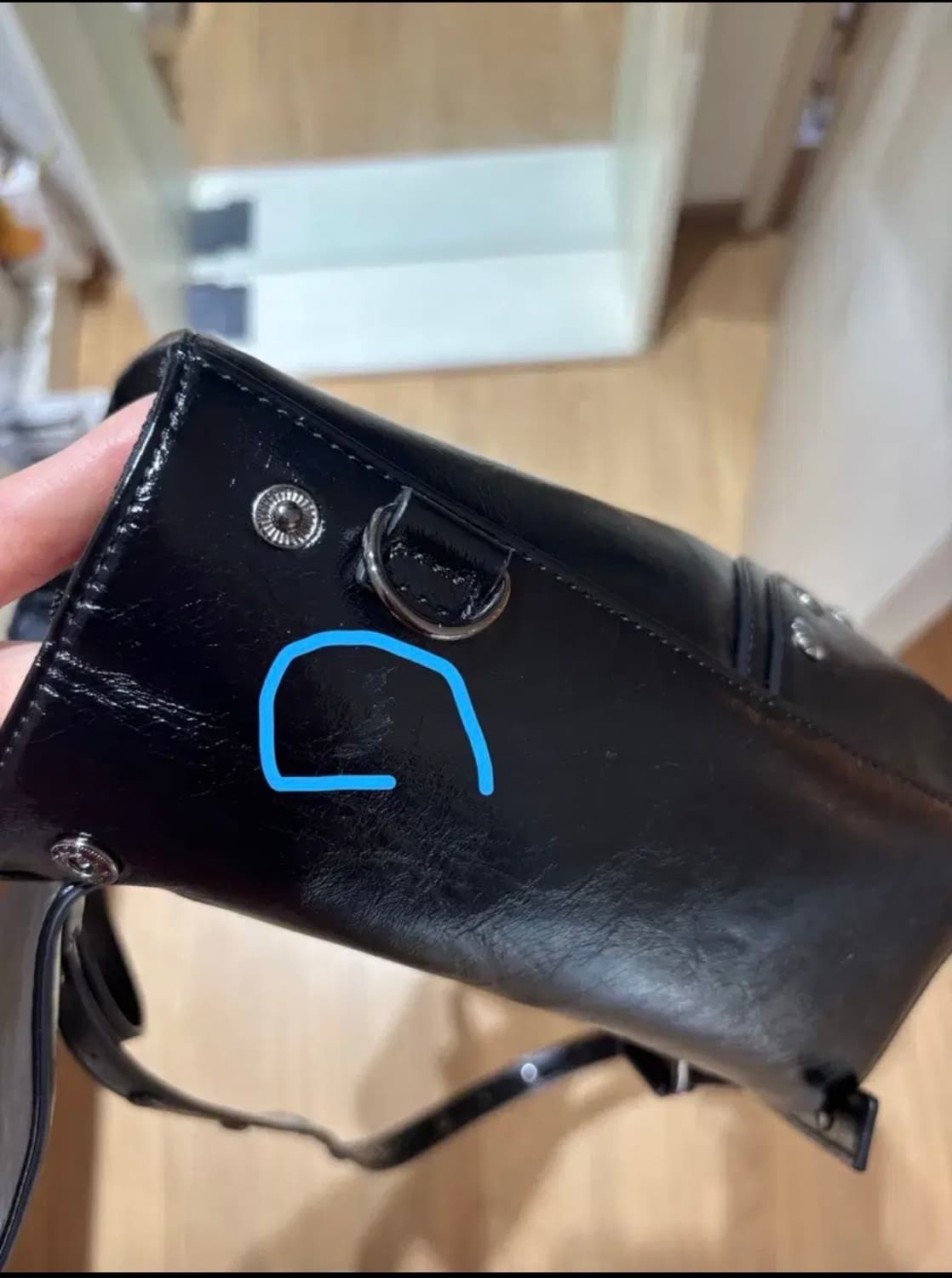 카키포인트 스터드 백팩 블랙 상품이미지4