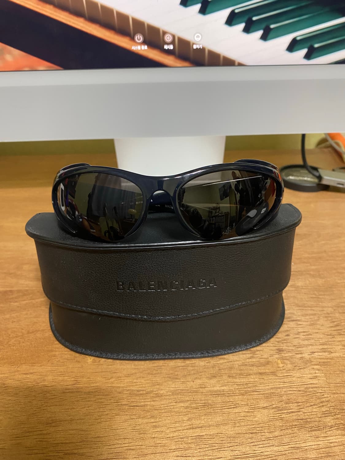 발렌시아가 렉탱글 리버스 엑스팬더 블랙 상품이미지2