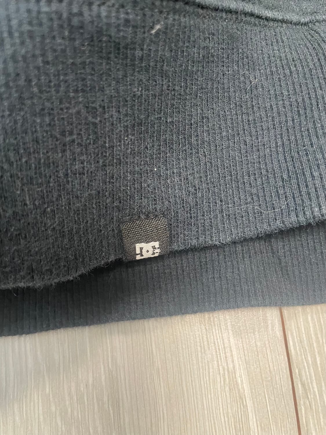 Dc 낙낙여리핏 블랙.화이트로고후드집업(표기L) 상품이미지4