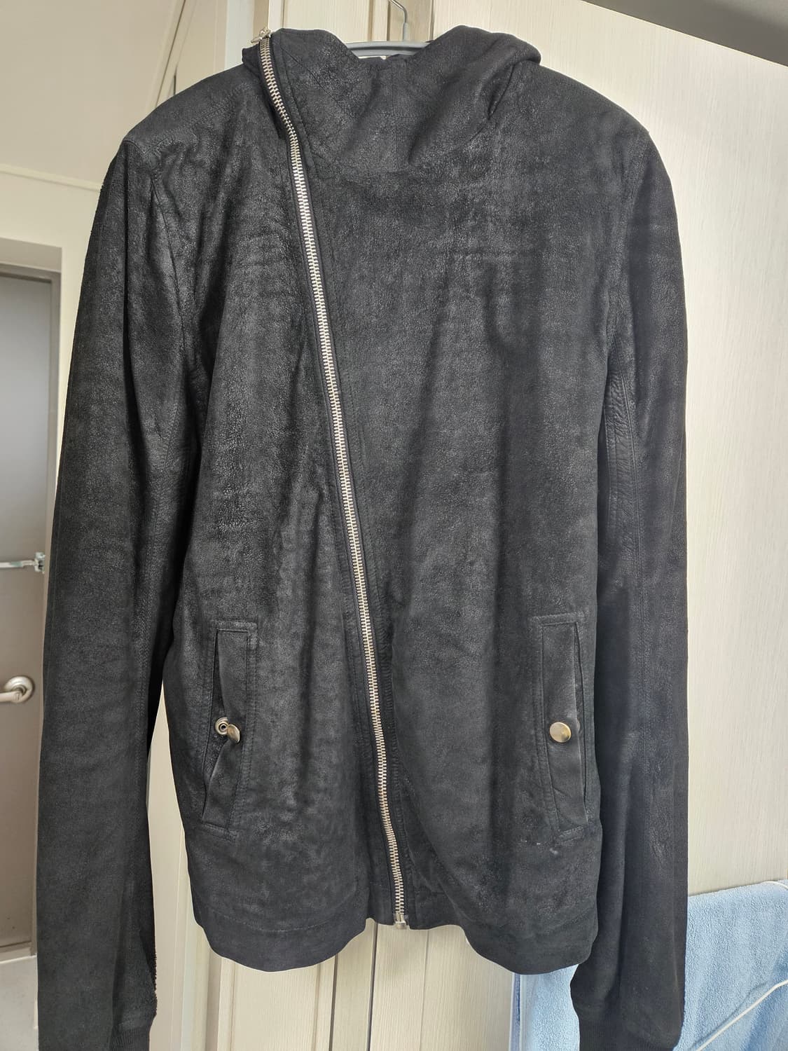 릭오웬스 불렛 스쿠버 레더 후드 사선집업 50 사이즈 상품이미지1