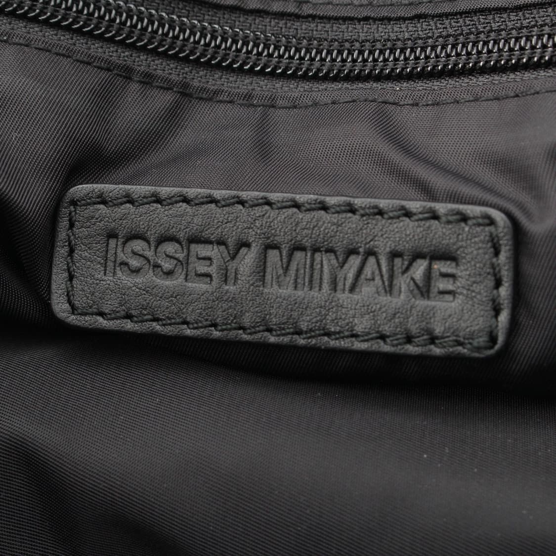 이세이미야케 가죽 나일론 낙하산 핸드백 상품이미지7