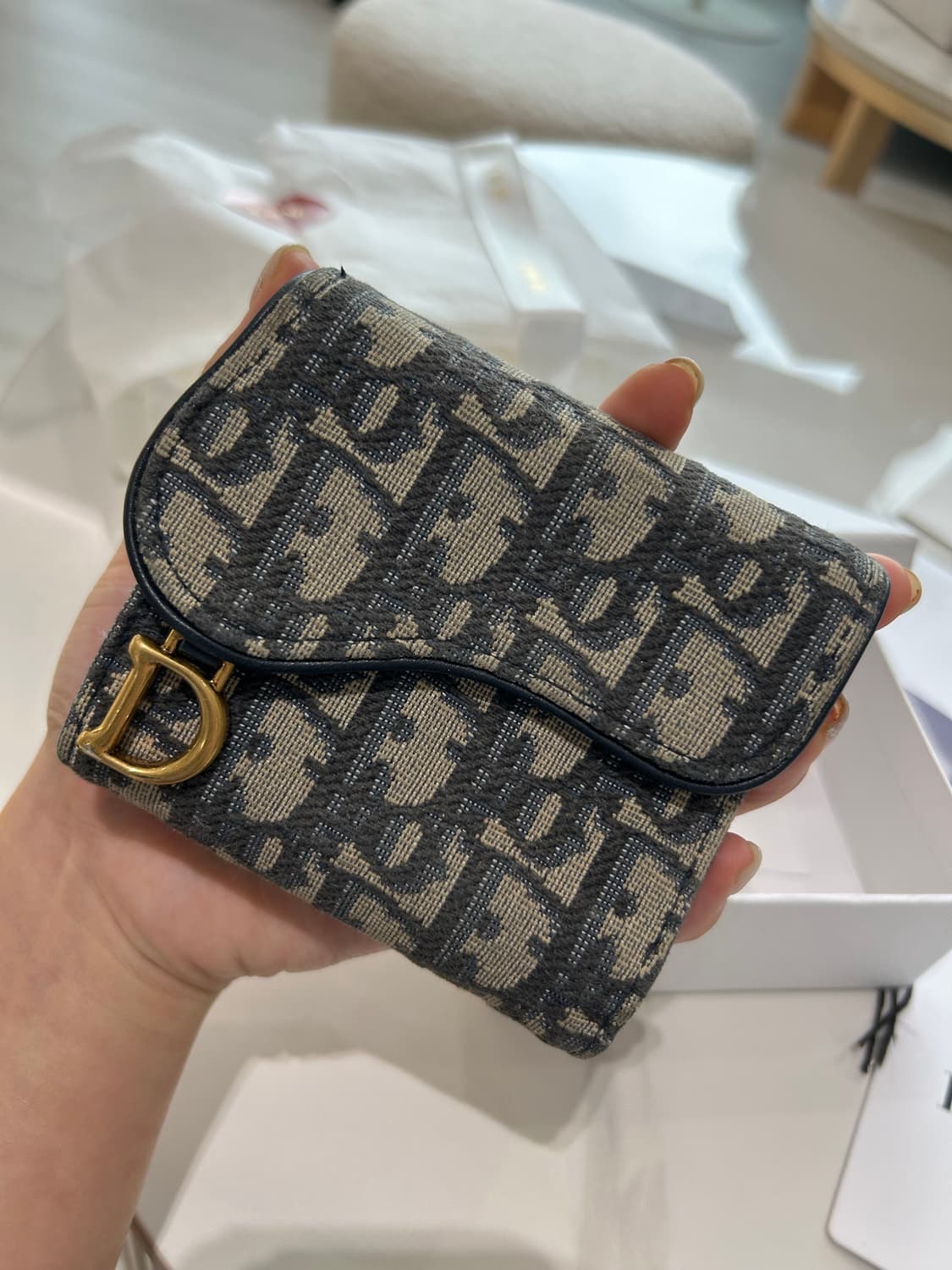 <Dior 공홈 구매/풀박스> 디올 Saddle Lotus 오블리크 반지 상품이미지2