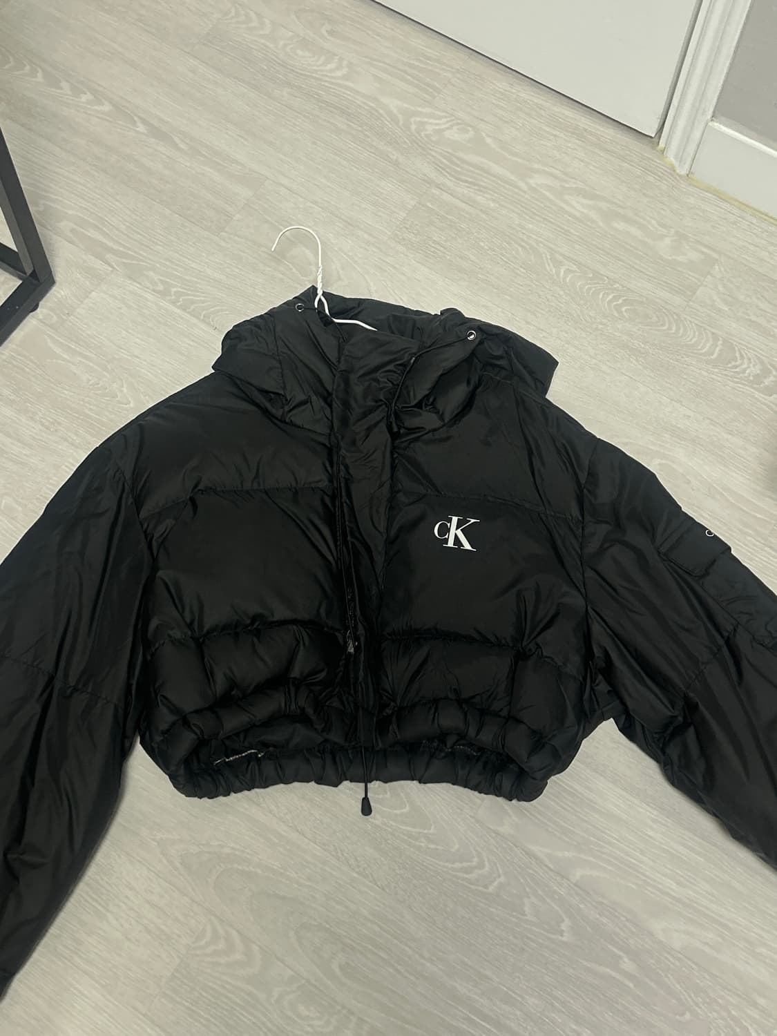 캘빈클라인 크롭 패딩 상품이미지1