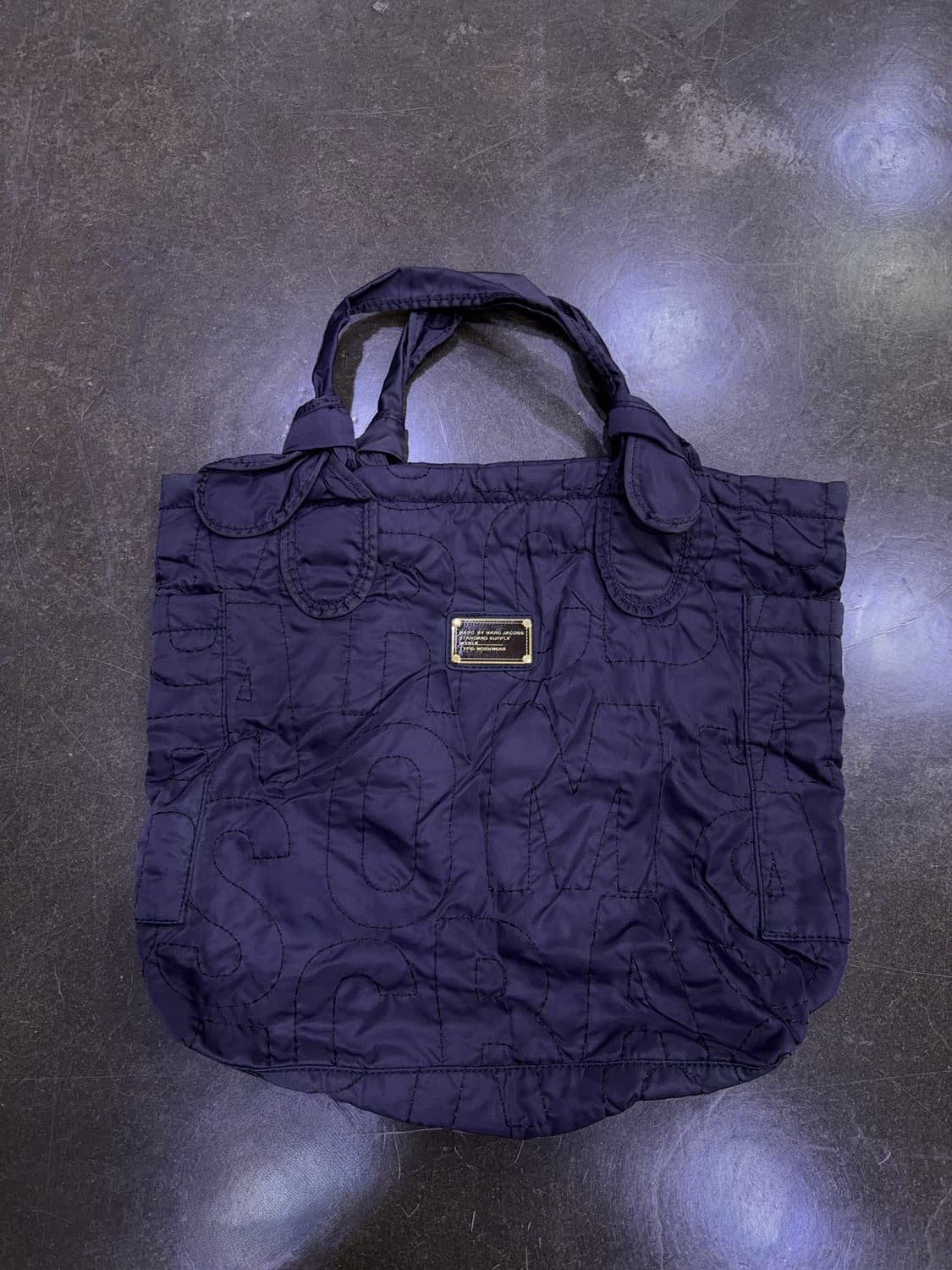 마크제이콥스 스탠다드 서플라이 라인 퀼티드 토트백 상품이미지1